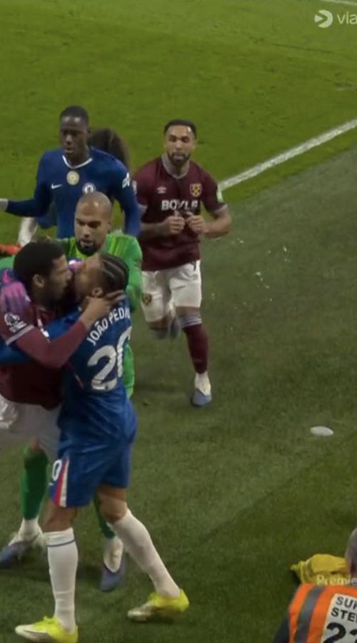 Πολύ ξύλο στο Τσέλσι - Γουέστ Χαμ: Μέσα και ο Μαυροπάνος - Ο Τραορέ πέταξε στο έδαφος τον Κουκουρέγια