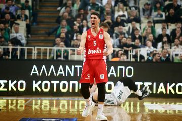 Λαρεντζάκης: «Το ότι βρίσκομαι σε αυτό το επίπεδο, οφείλεται σε μεγάλο βαθμό στον Μπαρτζώκα»