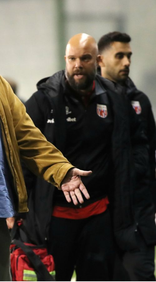 Εκνευρισμός, εγωισμοί και... deadline: Το πιπεράτο παρασκήνιο με Μπέο, Λάμπρου, Ουάρντα και Παντελίδη