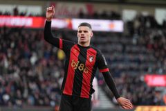 Όρισε τιμή η Μπόρνμουθ για τον Κέρκεζ που θέλει η Λίβερπουλ