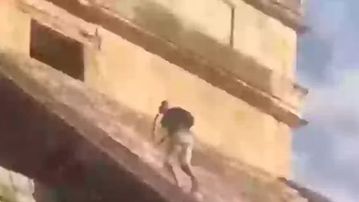 Μεξικό: Τουρίστας συνελήφθη αφού σκαρφάλωσε σε ιερό ναό των Μάγια - Δέχτηκε επίθεση από πλήθος