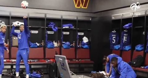 Εμπαπέ: Ξέρει και… μπάσκετ! Τον αποθέωσε το ΝΒΑ (vid)