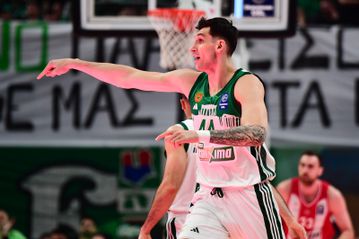 Έγραψε ιστορία ο Μήτογλου ξεπερνώντας τον Αλβέρτη!