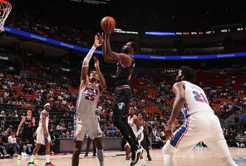 Οι Χιτ έδωσαν άλλη τροπή στη μάχη για τα playoffs (vid)