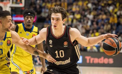 Ο Τζουστίνιαν Τζέσαπ υπέγραψε ως το 2028 με την Μπάγερν (pic)