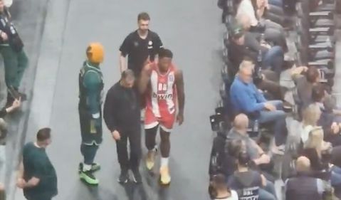 Η χειρονομία του Τζόουνς προς την εξέδρα του Παναθηναϊκού (vid)