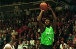 To «παρακαλώ» του Παναθηναϊκού στην Μπανταλόνα με το σουτ του Τόμπσον επί του Ολυμπιακού (pic)