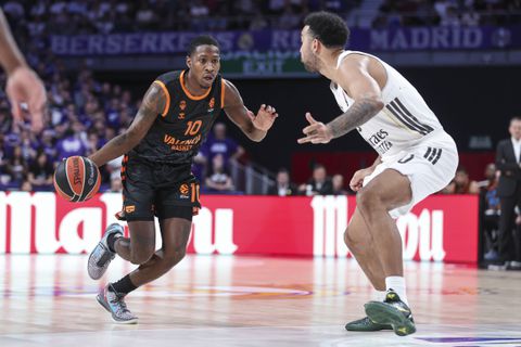 Η Βαλένθια έκλεισε από νωρίς ένα σημαντικό κομμάτι του ρόστερ για τη νέα σεζόν