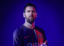 Η Παρί κυκλοφόρησε τις νέες εμφανίσεις της με πρωταγωνιστή τον «φευγάτο» Μέσι (vid)