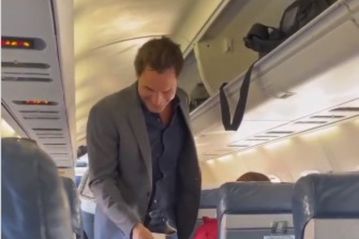 Ο Φέντερερ έκανε ταξίδι στο Γιοχάνεσμπουργκ στην οικονομική θέση (vid)