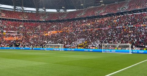 Πανικός στο Ολίμπικο – Περισσότεροι από 50.000 οπαδοί της Ρόμα ετοιμάζονται για τον τελικό (vids)