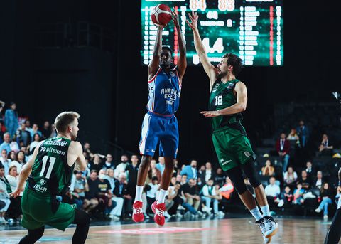 Το τρομερό buzzer beater τρίποντο του Μπομπουά (vid)