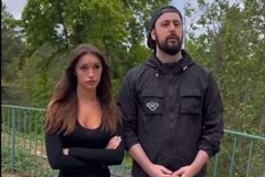 Τον ... έσωσε το var – «Γύπας» έπεισε την κοπέλα του πως είναι αθώος με τη βοήθεια του διαιτητή σε ξεκαρδιστικό βίντεο που έχει γίνει viral (vid)