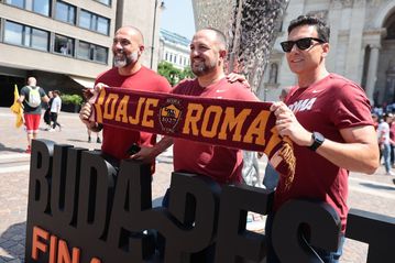 Δυναμικό παρών των οπαδών της Σεβίλλης και της Ρόμα στη Βουδαπέστη ενόψει του τελικού του Europa League (gallery)