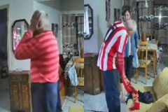 Το βίντεο της χρονιάς: Ηλικιωμένος οπαδός του Ολυμπιακού «λύγισε» στο γκολ του Ελ Κααμπί (vid)