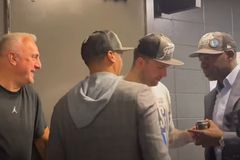 Απογοητευμένος ο Ντόντσιτς, του πήραν τη μπύρα από τα χέρια! (vid)