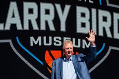 Το Μουσείο «Λάρι Μπερντ» εγκαινιάστηκε στην Ιντιάνα! (vid, pics)