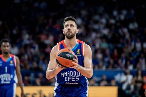 Βασίλιε Μίτσιτς - Το «μήλον της έριδος» της Euroleague: Ποια η ημερομηνία που θα αποφασίσει για το μέλλον του - Τι ισχύει με το συμβόλαιό του