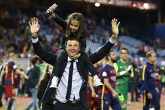 Το συγκλονιστικό πανό των οπαδών της Παρί για την αδικοχαμένη κόρη του Λουίς Ενρίκε (pic/vid)