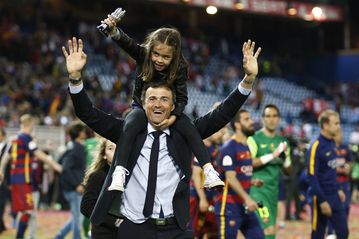 Το συγκλονιστικό πανό των οπαδών της Παρί για την αδικοχαμένη κόρη του Λουίς Ενρίκε (pic/vid)