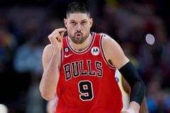 Οι Μπουλς διατηρούν τον Βούτσεβιτς στοχεύοντας σε μελλοντική ανταλλαγή