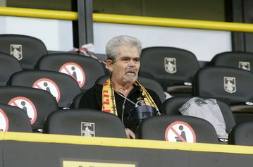 Ενός λεπτού σιγή για τον Στέλιο Μητσίογλου στο Άρης - Αράζ