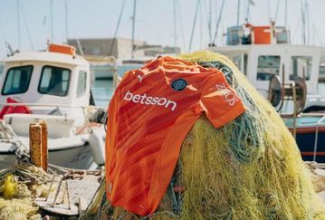 Επιστρέφει η πορτοκαλί εμφάνιση του ΟΦΗ (pics)