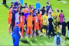 Ένταση μετά το τέλος του αγώνα του Άρη με την Αράζ, αποβλήθηκε ο Φαμπιάνο (pics)