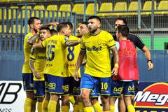 Ο Παναιτωλικός επιβλήθηκε του Πανσερραϊκού και πανηγύρισε την πρώτη του νίκη στο πρωτάθλημα