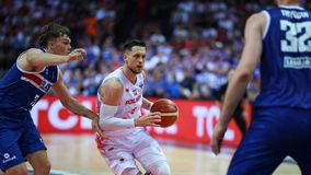 Έκανε τα εύκολα δύσκολα η Πολωνία, αλλά τελικά νίκησε και προκρίθηκε