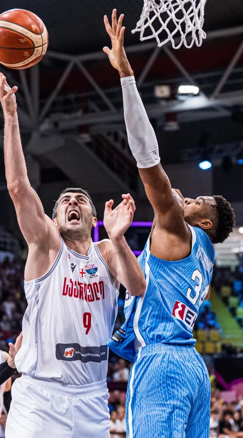 Ο Σερμαντίνι απάντησε στο Sportal για τα αίματα στα χέρια του: «Έτσι είναι το μπάσκετ» (vid)