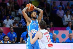 Ντόρσεϊ: « Όταν έρχεται κατά πάνω σου ο Γιάννης είναι σαν να έρχεται ένα τρένο πάνω σου»