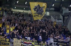 Άνοιξε και το πάνω διάζωμα της Sunel Arena για το μεγάλο παιχνίδι της ΑΕΚ Betsson με τον Παναθηναϊκό