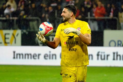 Ο Στέφανος Καπίνο εντυπωσιάζει στην Ελβετία με τις εμφανίσεις του