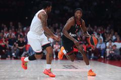 Έδιωξαν οπαδό της Χάποελ επειδή έκανε χειρονομίες στον κόσμο