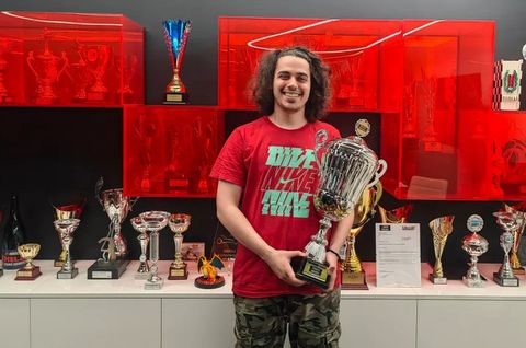 Ο Έλληνας που πέτυχε το αδιανόητο: Ο Θωμάς Κρασώνης μιλά στο newsauto.gr