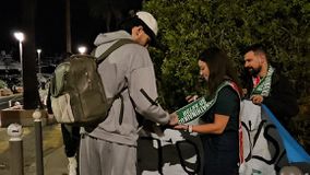 Φίλοι του Παναθηναϊκού φωτογραφήθηκαν με τους παίκτες της ομάδας μετά το ματς με τη Μονακό