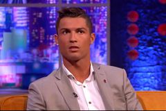 Καλύτερα να μασάς παρά να μιλάς (vid)