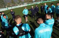 Μίνι group therapy στο Κορωπί - Τι είπε στους παίκτες ο Γιοβάνοβιτς