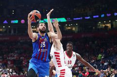 Πολλοί το είδαν, λίγοι το κατάλαβαν: Ο Νίκολα Μίροτιτς πάτησε τη γραμμή πριν το απίστευτο τρίποντο κόντρα στον Ερυθρό Αστέρα! (pic, vid)