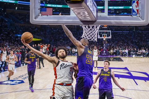 Οι Πίστονς «χάλασαν» το πάρτι του Λεμπρόν επικρατώντας των Λέικερς στο Λος Άντζελες