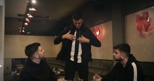 Η κουβέντα στην καφετέρια και ο Γερεμέγιεφ  στον ΠΑΟΚ – Το ευρηματικό βίντεο της ΠΑΕ για τον Σουηδό (vid)