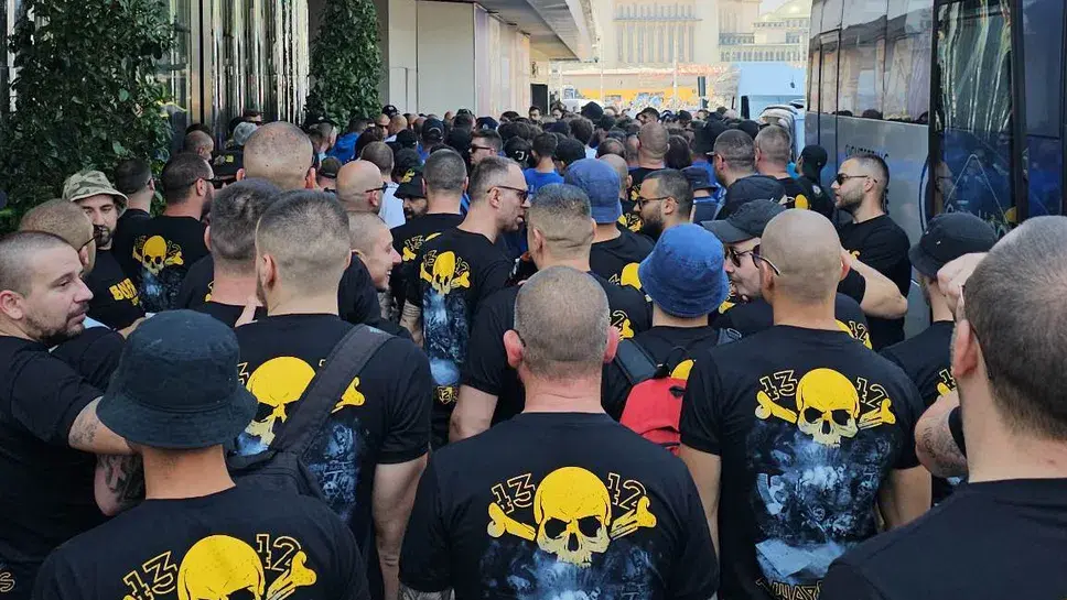 Bultrasi and Inter fans together in the streets of Istanbul