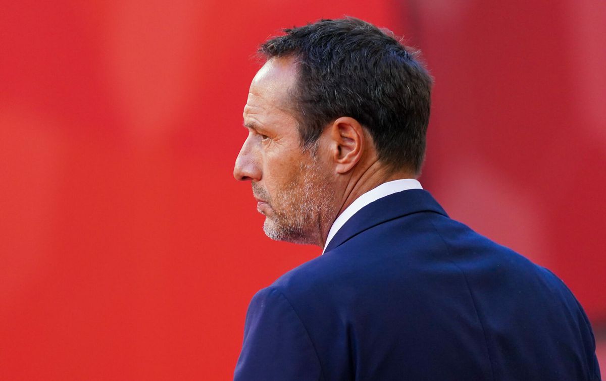 'John van 't Schip moet op 1 november de interim-trainer van Ajax worden'