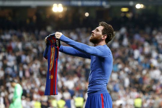 🎥 | FC Barcelona onthult wie het rugnummer van Lionel Messi krijgt