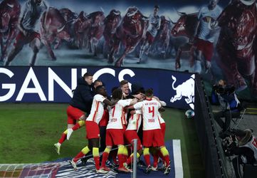 🧐 | VAR boort diep in blessuretijd punten door de neus van RB Leipzig