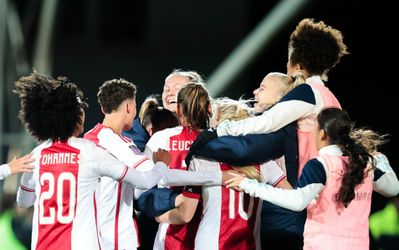 Vreugde en verdriet: Ajax Vrouwen plaatsen zich voor Champions League, FC Twente niet