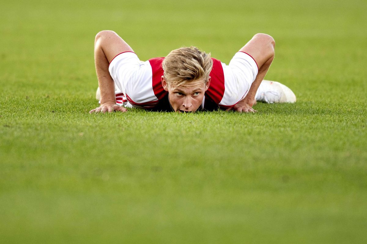 'Barça probeert het gewoon nog een keer en belt Overmars voor Frenkie de Jong'