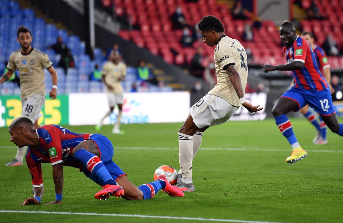 🎥 | Manchester United wint met behulp van VAR bij Crystal Palace, nare val Van Aanholt