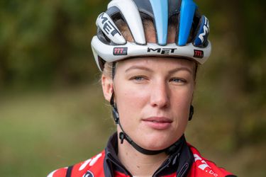 🎥| Veldrijdsters blijven maar winnen: Annemarie Worst de beste in Beringen